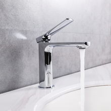 Charger l'image dans la galerie, Robinet de lavabo fini chrome avec drain