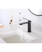 Charger l'image dans la galerie, Robinet de lavabo noir